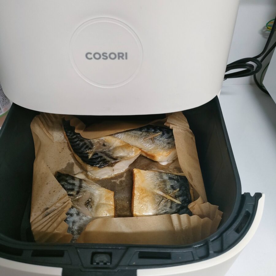 コソリノンフライヤーで鯖を焼く