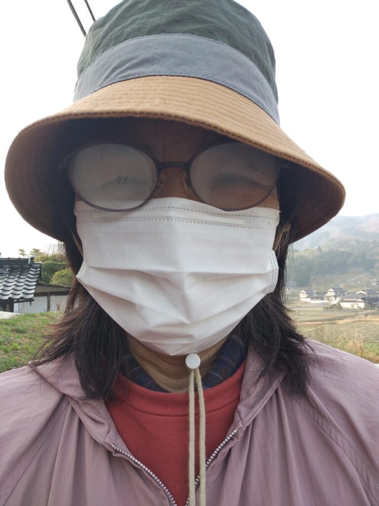 花粉症対策をしてウォーキング